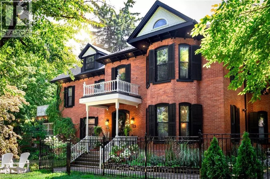 Grimsby, ON L3M1R9,123 MAIN Street W