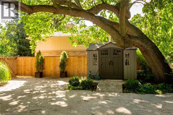 Grimsby, ON L3M1R9,123 MAIN Street W