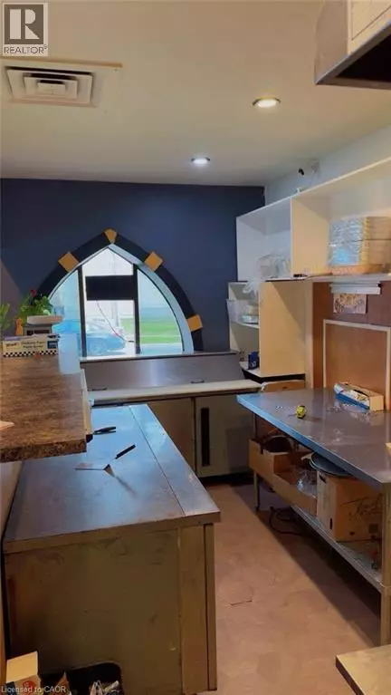 Kitchener, ON N2G2W2,390 COURTLAND Avenue