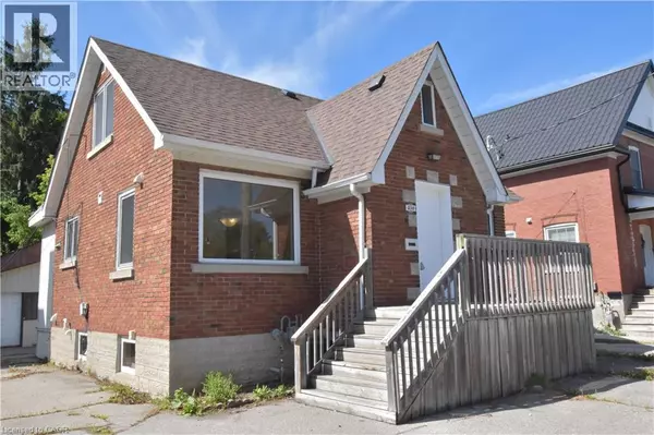 Cambridge, ON N3H1Y1,238 LOWTHER Street N