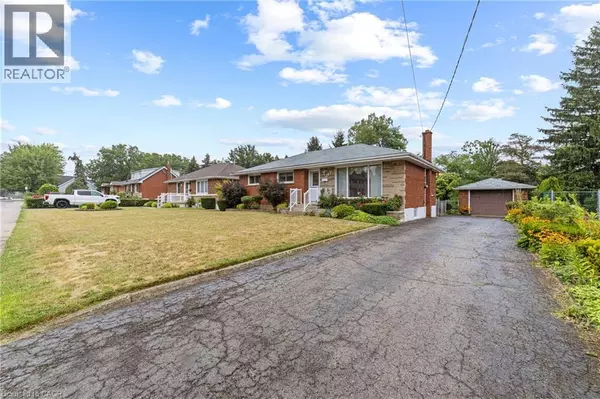 Hamilton, ON L8K2C8,347 HIXON Road