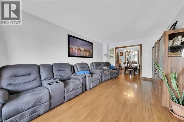 Stoney Creek, ON L8E4E4,35 MACINTOSH Drive
