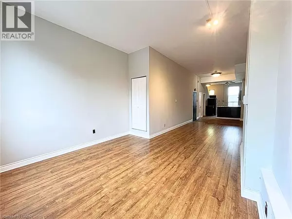 Hamilton, ON L8N1B6,225 KING ST East #4