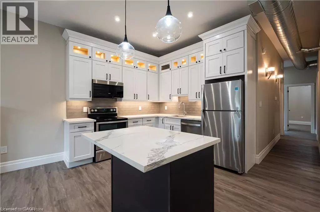 Hamilton, ON L8R1N4,145 WELLINGTON ST North #1