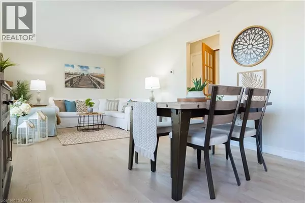 Burlington, ON L7P1K5,1343 JANINA Boulevard