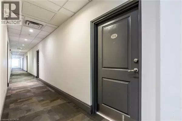 Ancaster, ON L8L5C4,95 WILSON ST West #314