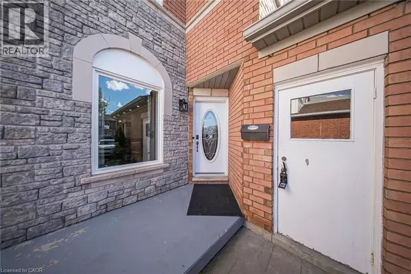 Cambridge, ON N1T1W3,75 STONECAIRN Drive