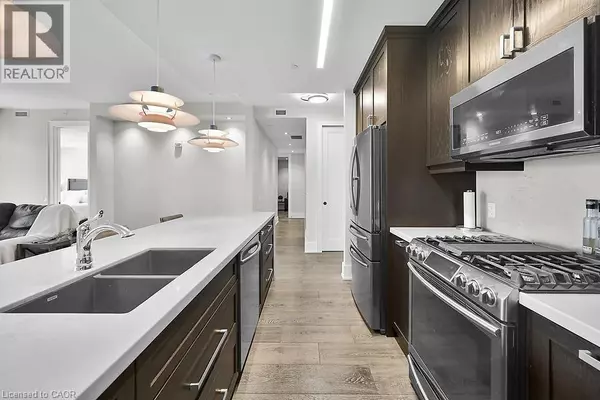 Hamilton, ON L8R2K9,181 JAMES ST North #804