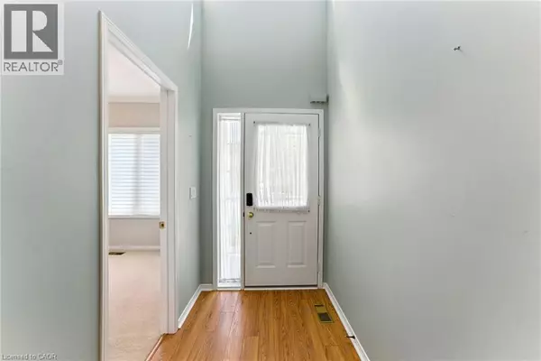 Ancaster, ON L9G5C7,40 WESLEYAN CT #6