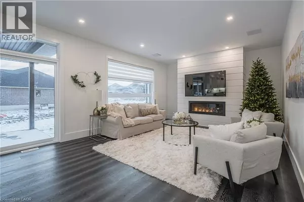 Milverton, ON N0K1M0,2 AVERY Place