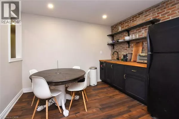 Hamilton, ON L8P3B3,242 JAMES Street S