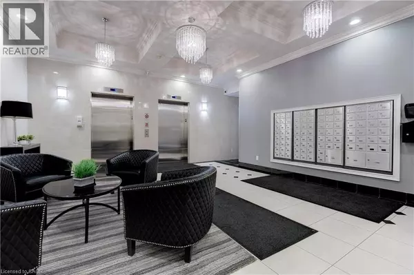 Burlington, ON L7L0E9,5327 UPPER MIDDLE RD #111