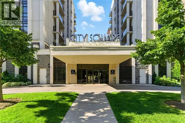 Hamilton, ON L8P0C2,81 ROBINSON ST #709