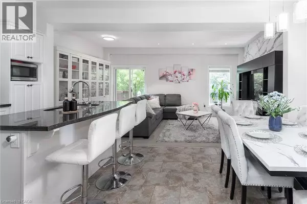 Ancaster, ON L9G3A4,345 GLANCASTER RD #14