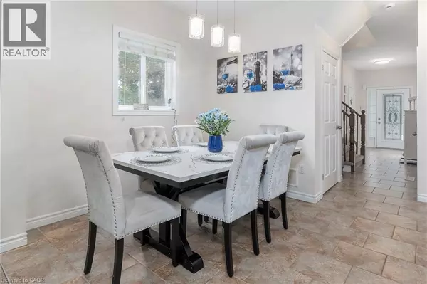 Ancaster, ON L9G3A4,345 GLANCASTER RD #14