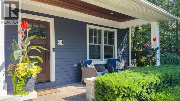 Oakville, ON L6K1L5,44 HEAD Street