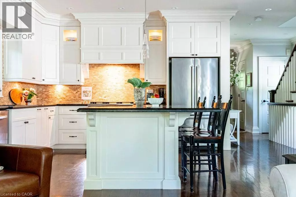 Oakville, ON L6K1L5,44 HEAD Street