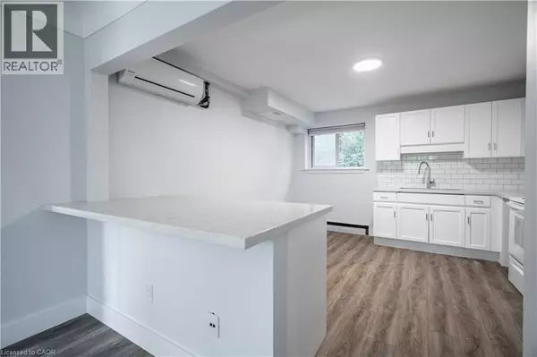 Burlington, ON L7R1Y6,2161 GHENT AVE #4