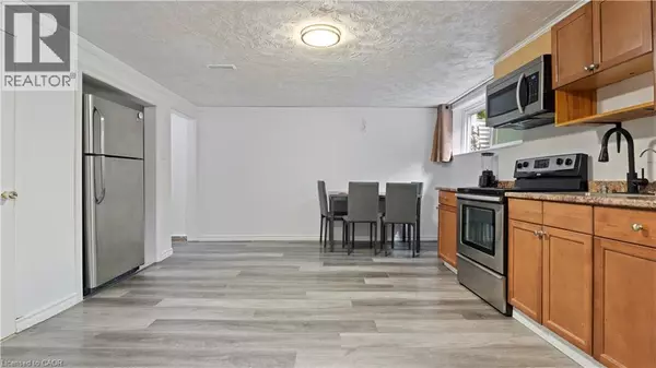 Cambridge, ON N1R4J2,48 MCDONALD AVE #LOWER