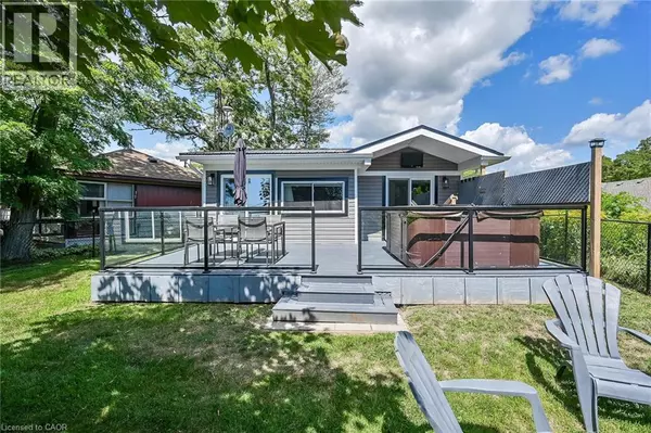 33 DOVER Street, Dunnville, ON N1A2W6