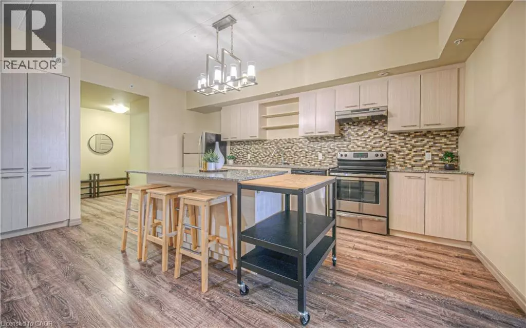 Waterloo, ON N2L3H6,8 HICKORY ST West #302