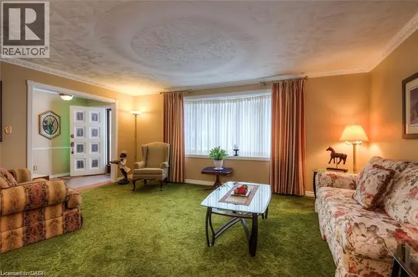 Waterloo, ON N2L2P8,416 WARRINGTON Drive