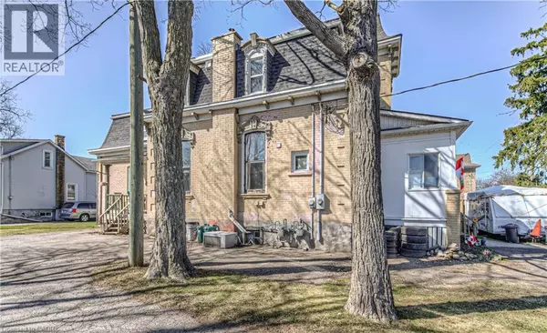 Cambridge, ON N1S2M4,156 GRAND Avenue S