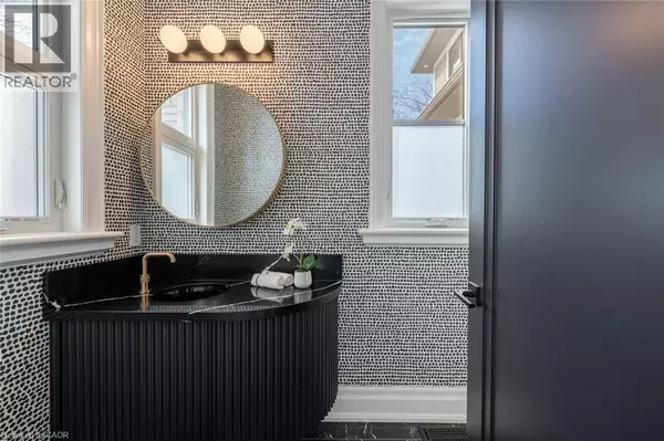 Burlington, ON L7R1B1,2265 LAKESHORE RD #3