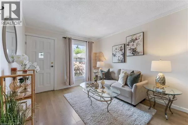 Hamilton, ON L8L4X7,544 MARY Street