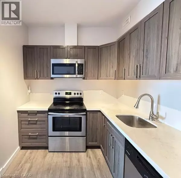 Hamilton, ON L8R1N4,161 WELLINGTON ST North #201