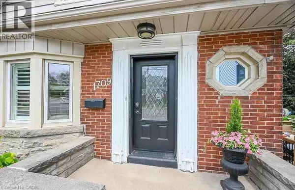 Hamilton, ON L8K1V4,1709 KING Street E