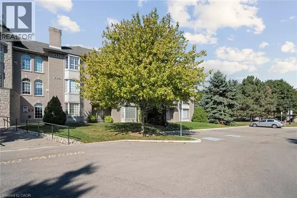 Ancaster, ON L9K1J8,970 GOLF LINKS RD #302