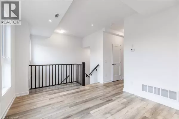 Waterdown, ON L0R2H7,70 KENESKY DR #16