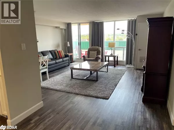 65 ELLEN ST #111, Barrie, ON L4N3A5