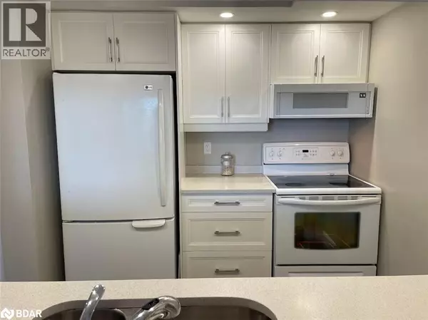 Barrie, ON L4N3A5,65 ELLEN ST #111