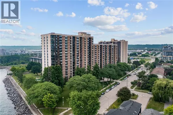 Hamilton, ON L8E3M6,500 GREEN RD #218