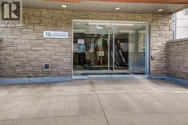 Ancaster, ON L9G0H4,16 MARKLE CRES #311
