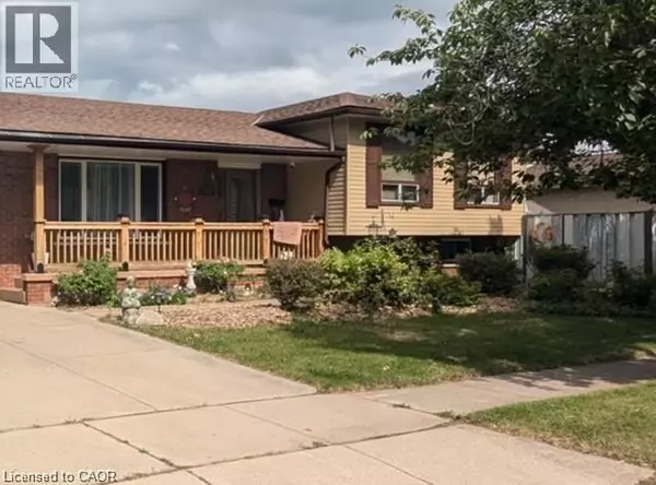 255 CELTIC DR #MAIN, Stoney Creek, ON L8E2T8