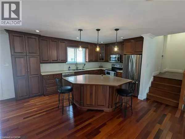 Stoney Creek, ON L8E2T8,255 CELTIC DR #MAIN