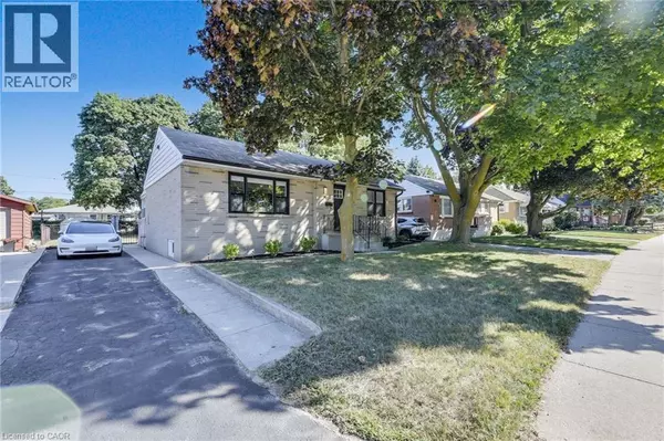 London, ON N5W1K5,18 TWEEDSMUIR Avenue