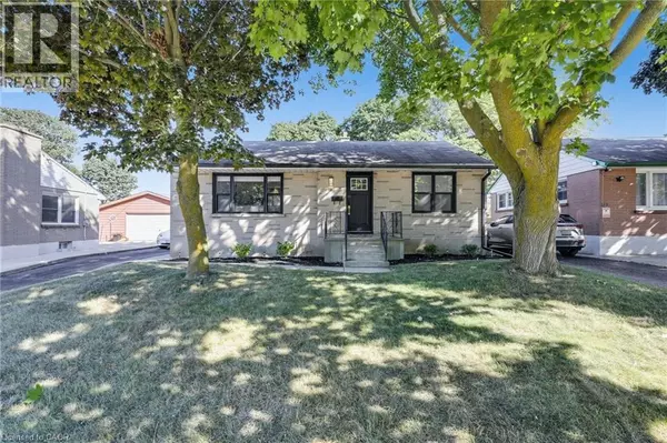 18 TWEEDSMUIR Avenue, London, ON N5W1K5