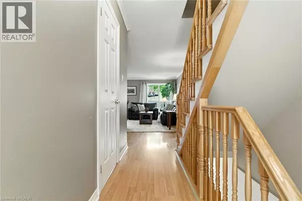 Burlington, ON L7M1L2,3008 PALMER DR #5