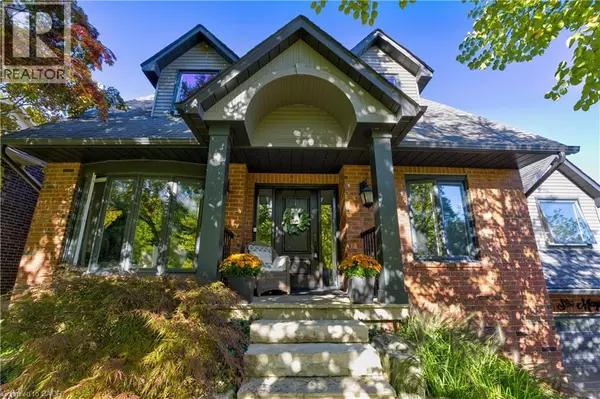 Waterdown, ON L0R2H4,6 MAYS Crescent