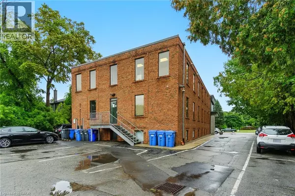 Burlington, ON L7N1M6,3077 NEW ST #202