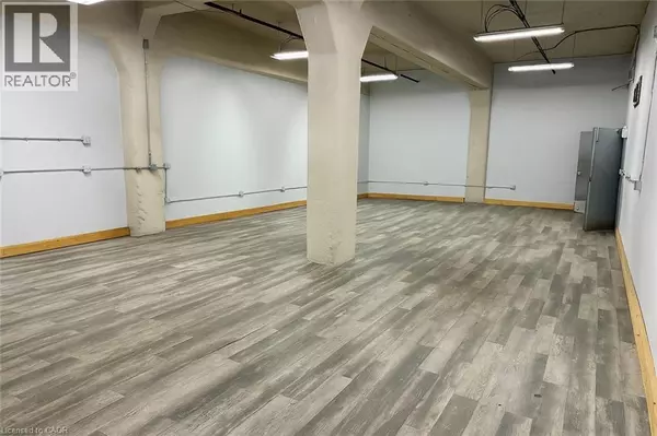 Niagara Falls, ON L2E7J2,4256 CARROLL AVE #9
