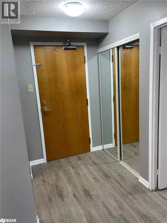 Barrie, ON L4N7R6,75 ELLEN ST #508