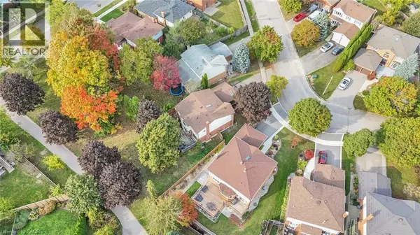 Waterloo, ON N2T1X2,104 VALLEY RIDGE Crescent