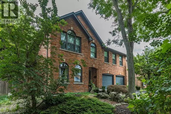 Ancaster, ON L9G3M9,223 BRIAR HILL Crescent