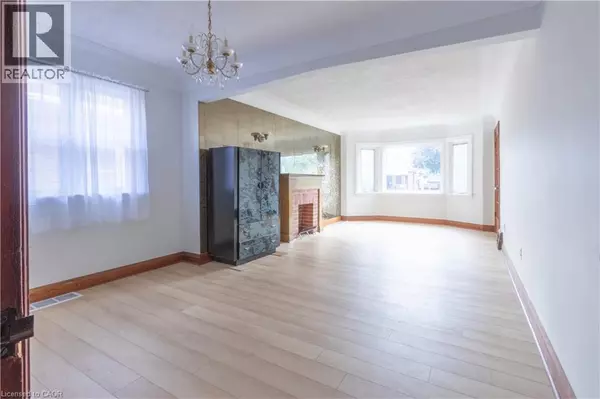 Hamilton, ON L8K2R3,186 HUXLEY Avenue S