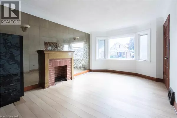 Hamilton, ON L8K2R3,186 HUXLEY Avenue S